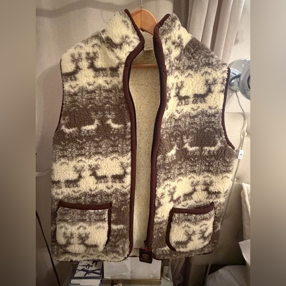 Zavdlio Men's Brown and Cream Sheepskin Vest